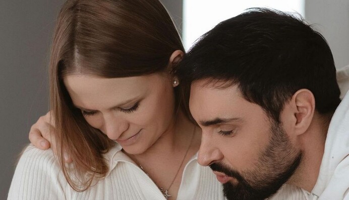 Я колебался: Виталий Козловский рассказал о партнерских родах и показал трогательные фото