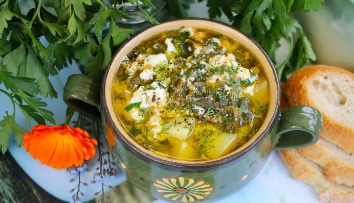 Подходит для постного меню: украинский рецепт зеленого борща со щавелем