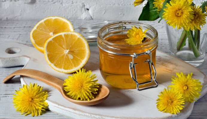 Рецепт меда из одуванчиков, который следует приготовить во время цветения весенних цветов