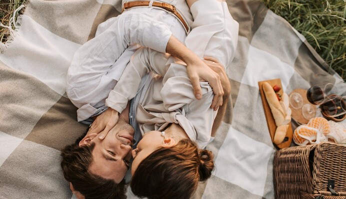 Любовь как в кино: какие знаки Зодиака создают наиболее гармоничные пары