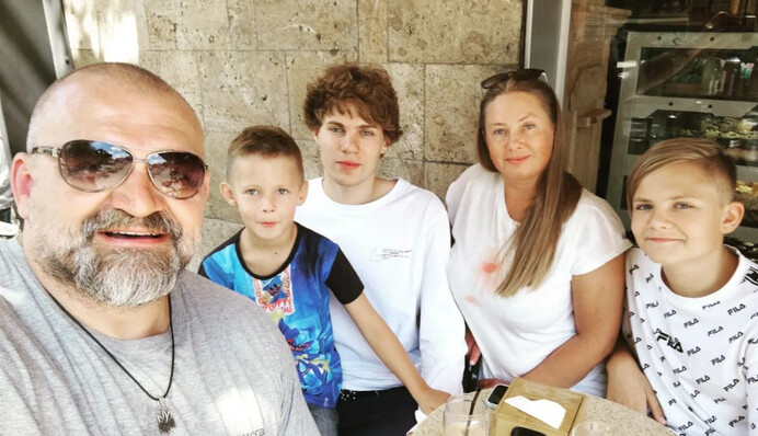 Василь Вірастюк зізнався, що зрадив дружину і вчетверте став батьком