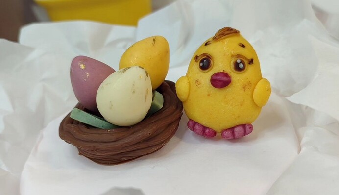 Шоколадные гнезда – оригинальное украшение для пасок: как сделать сладкий пасхальный декор