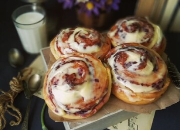 Синнабоны – самая известная выпечка в мире: как приготовить ароматные булочки с вишней