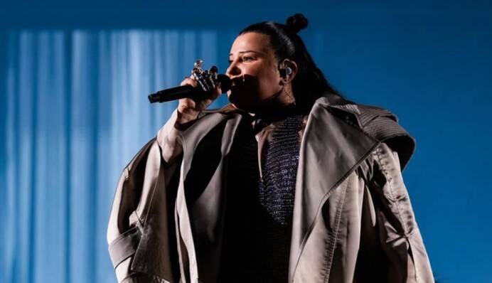 Чувствую себя прекрасно: alyona alyona опровергла слухи о потере голоса перед 