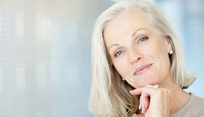 Вони додають віку: візажистка розповіла про 3 помилки, які роблять жінки після 50 років