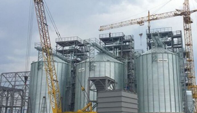 Гроші не пахнуть? Для чого відомий в Україні американський фонд кредитує компанію бізнесменів Путіна