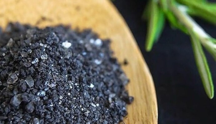 Имеет особую силу: что такое четверговая соль и как правильно ее готовить