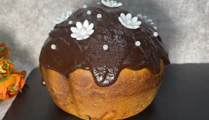 Рецепт для тих, хто не хоче возитися з тістом: як готувати паску в хлібопічці