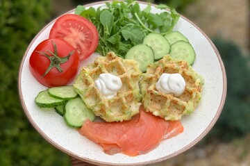 Вместо оладий: рецепт хрустящих вафель из кабачков, которые можно приготовить на завтрак