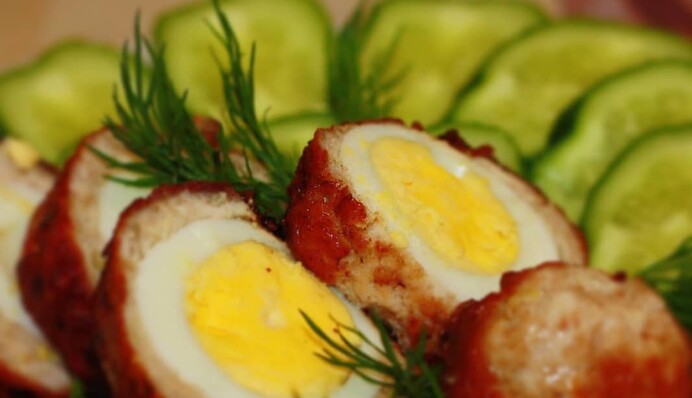 Как долго можно хранить вареные яйца и что из них приготовить