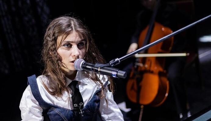 Трішки перестаралася: Jerry Heil розповіла, як отримала травму під час виступу на 