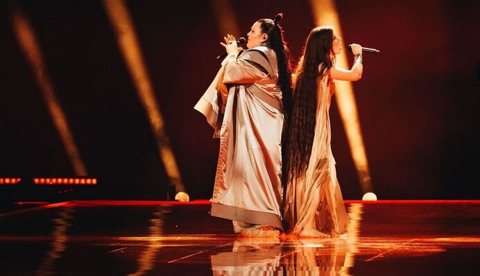 alyona alyona и Jerry Heil выступили в финале 