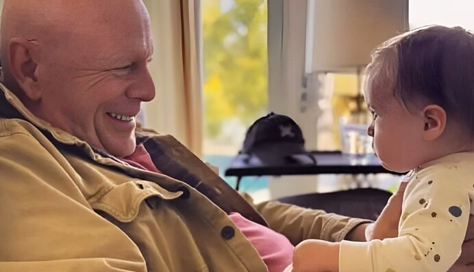 Любов через покоління: мережу розчулило фото хворого Брюса Вілліса з маленькою онучкою