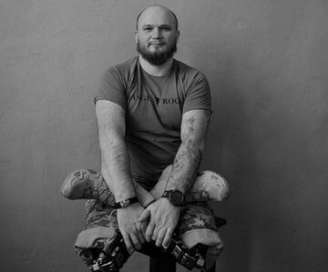 Міна розірвалася прямо в пікапі: історія "Техаса", який повернувся у військо після подвійної ампутації