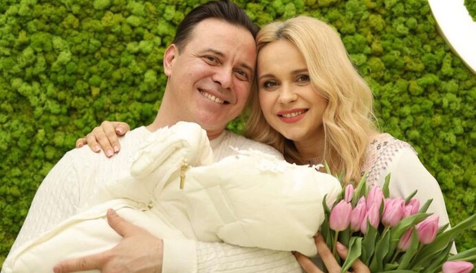 Прагнемо побути вдвох: Ребрик розповіла про стосунки з чоловіком після народження третьої дитини