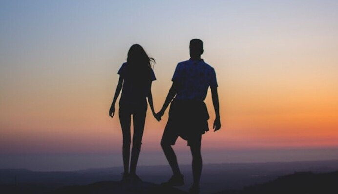 Бояться бути покинутими: знаки Зодіаку, які можуть бути власниками у стосунках