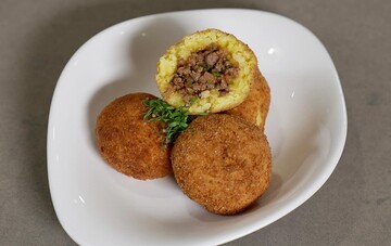 Аранчини – рисовые шарики с начинкой и хрустящей корочкой: как приготовить известное итальянское блюдо