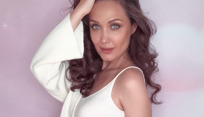 Вона не їхня: Євгенія Власова заявила, що російська мова не належить Росії