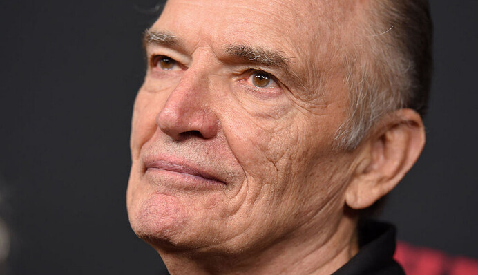 В возрасте 86 лет умер актер Том Бауэр, известный по фильму 