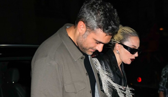 Леді Гагу запідозрили у вагітності: ЗМІ показали співачку з кругленьким животиком