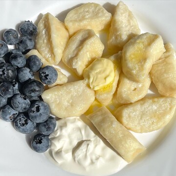 Ліниві вареники, які чудово тримають форму: вдалий рецепт корисного сніданку