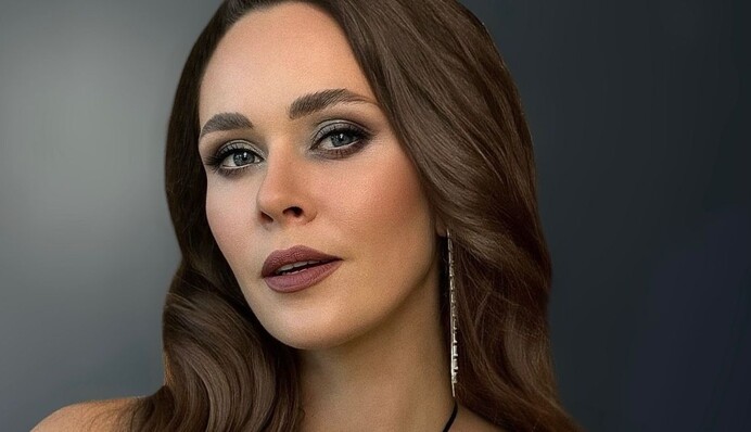 Юлія Саніна різко відповіла блогеру, який згадав про чоловіків The Hardkiss за кордоном