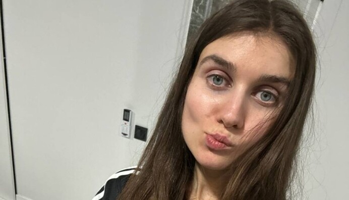 Jerry Heil показала фото без бюстгальтера, да еще и с Вакарчуком