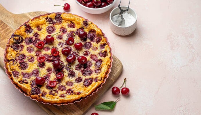 Клафуті – французький заливний пиріг: як приготувати з черешнями за рецептом Лізи Глінської