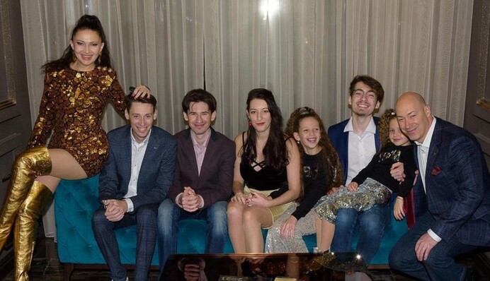 Всі за кордоном: Дмитро Гордон розповів, де знаходяться його дорослі сини