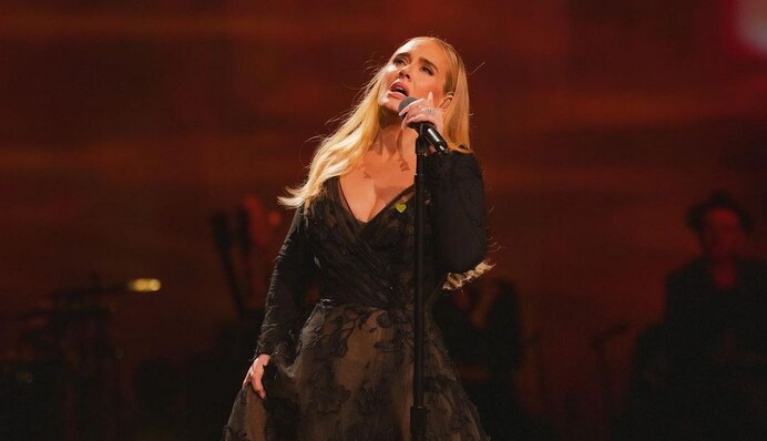 Підтримка вбивць: Адель критикують через сукню російського дизайнера, який одягав окупантів