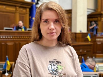 Марьяна Безуглая отметилась в Раде оригинальной футболкой