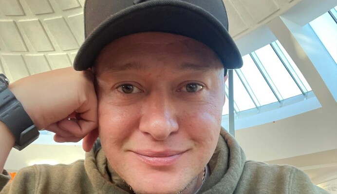 «А Хлывнюк в Америке воюет»: лидер «Бумбокса» отреагировал на инцидент с Жаданом