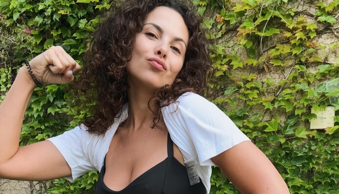 «Скоро покаже, як труселя одягає»: Настя Каменських дала відверту обіцянку шанувальниці