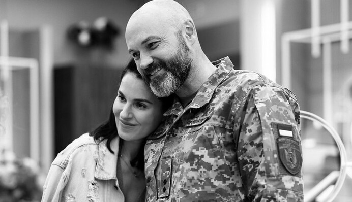 Никаких выяснений отношений: Маша Ефросинина рассказала, как общается с мужем-военным