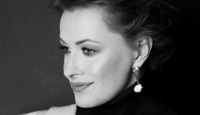 Елена Кравец объяснила скандал с шоу «Тихий вечер» связью с Зеленским