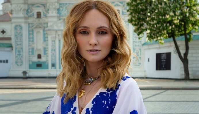 Влучили три снаряди: дизайнерка Юлія Магдич розповіла про батьківський будинок, який понівечили росіяни