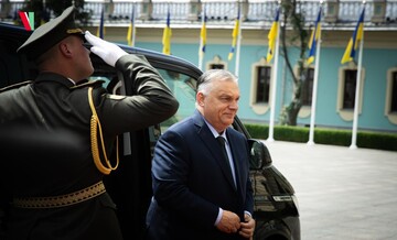 Орбан хочет стать единственно возможным "западным" посредником