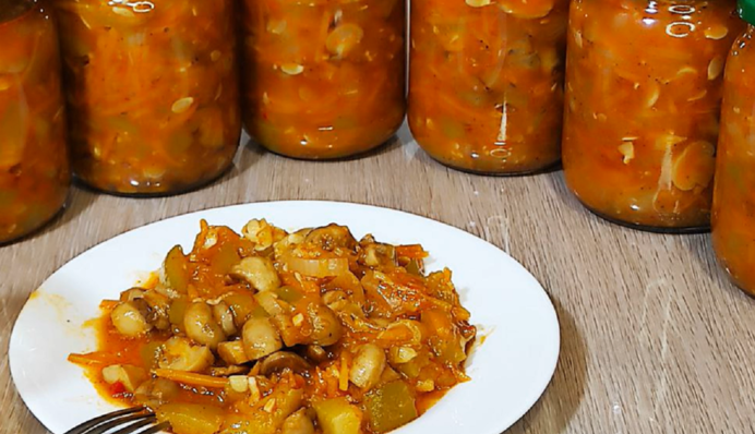 Хіт сезону: смачна закуска на зиму з кабачків і грибів