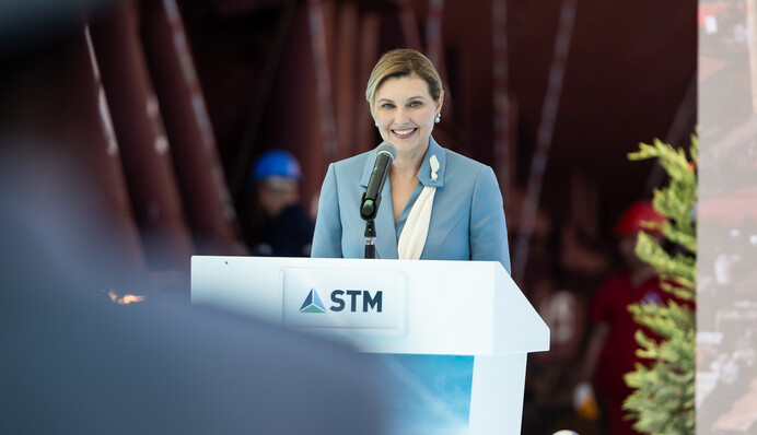 Олена Зеленська під час візиту до Туреччини вразила стильним образом з хусткою: фото