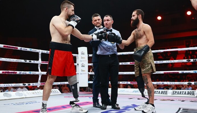 “Якщо боксу на протезах немає, то я буду серед перших, хто це змінить”. Історія чоловіка, який без ноги здійснив свою дитячу мрію