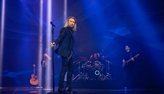 Олег Винник вызвал сомнения анонсом новой песни