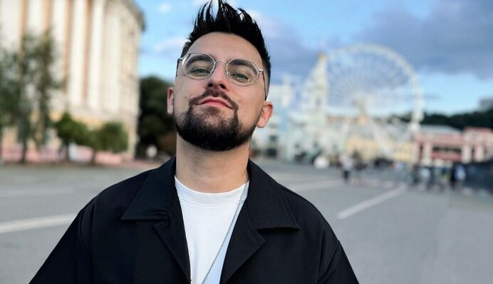 Певец Юлик ответил, как относится к мобилизации артистов и боится ли получить повестку