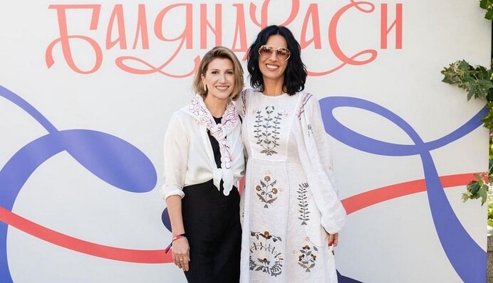 Ефросинина появилась на мероприятии в роскошном платье-вышиванке: этот бренд носят мировые звезды