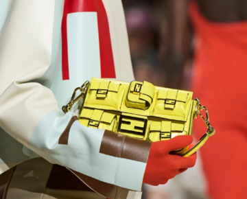 Сумка-карго стала хітом осені-2024: як виглядає наймодніший аксесуар