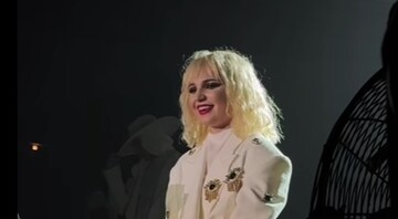 «Вбрали, як 40-річну касирку»: Klavdia Petrivna наразилася на хейт через своє обличчя