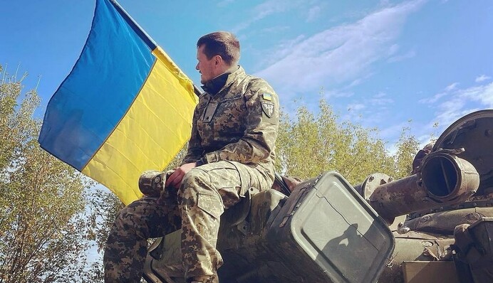 Строился на этом плацу: Женя Галич отреагировал на удар по своему институту в Полтаве