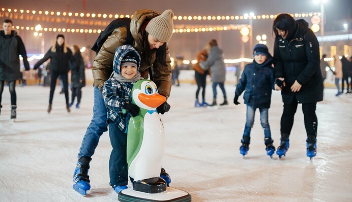 Любите картинки-загадки? Найдите три странных вещи на катке за 9 секунд