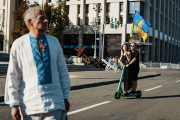 Остерігайся електро­самоката! Водії без прав і знань ПДР