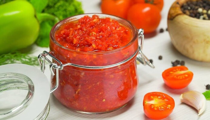 Сырая аджика с перцем чили - жгучий рецепт от Лизы Глинской