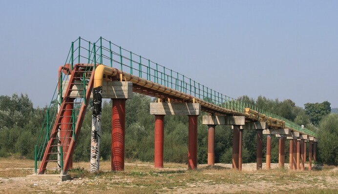 «Це просто абсурд». Як Україна допомагає фінансувати бюджет війни проти себе